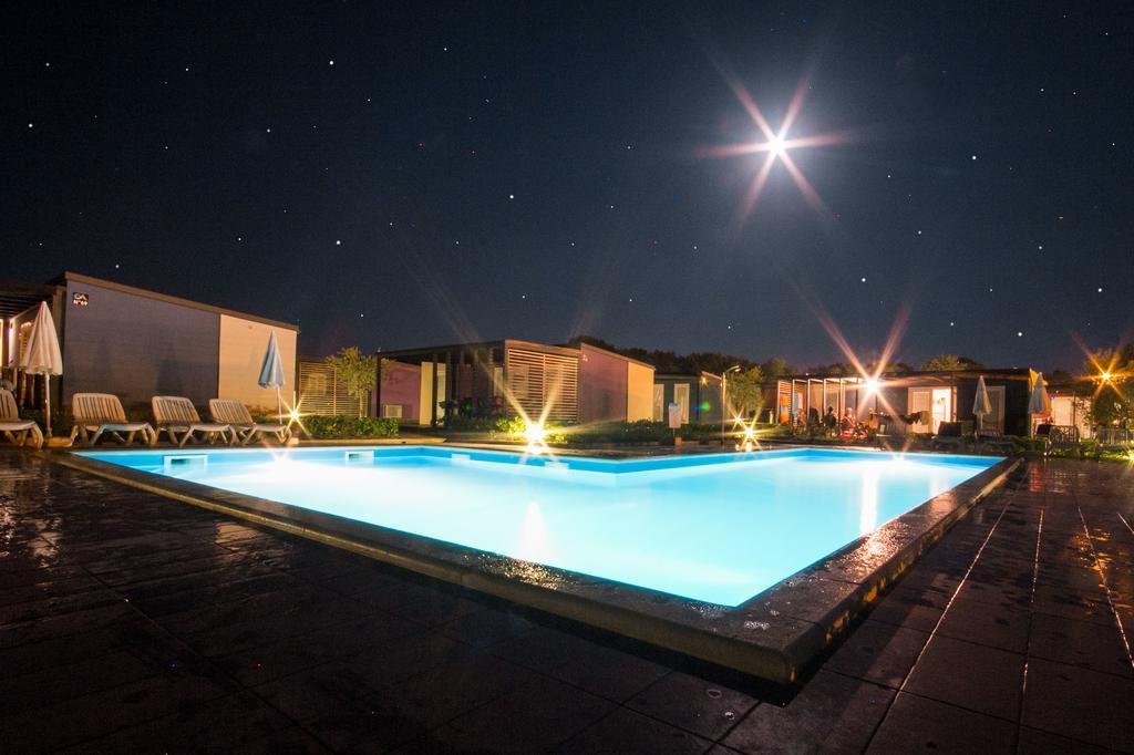 Camping Adria Mobile Homes In Camping Kastanija Новиград Экстерьер фото