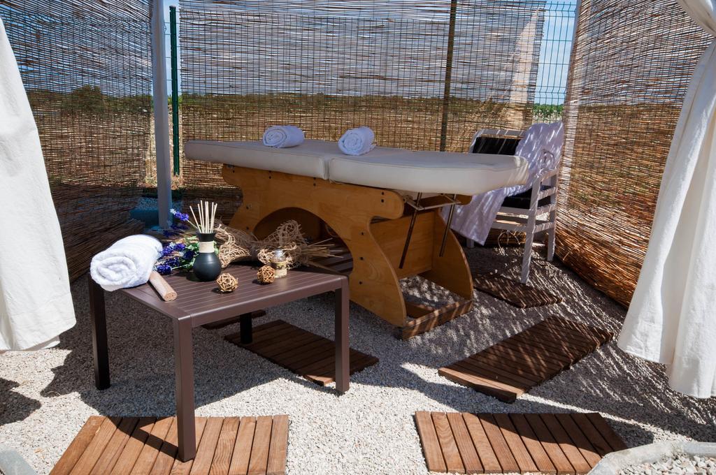 Camping Adria Mobile Homes In Camping Kastanija Новиград Экстерьер фото