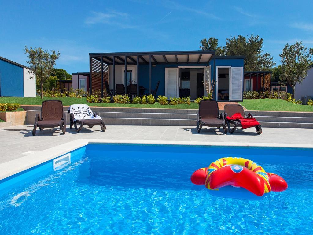 Camping Adria Mobile Homes In Camping Kastanija Новиград Экстерьер фото