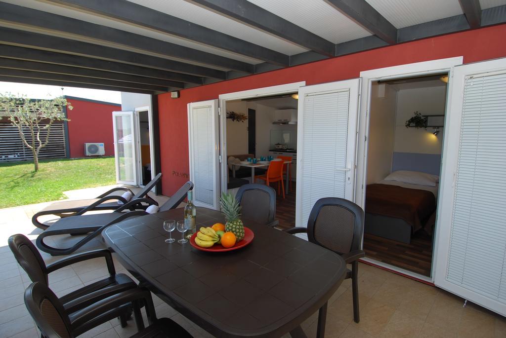 Camping Adria Mobile Homes In Camping Kastanija Новиград Экстерьер фото
